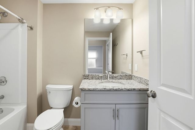 20 Daisy Ln, Plymouth, MA 02360