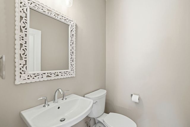 20 Daisy Ln, Plymouth, MA 02360