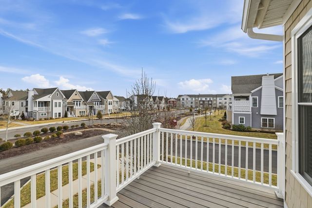 20 Daisy Ln, Plymouth, MA 02360