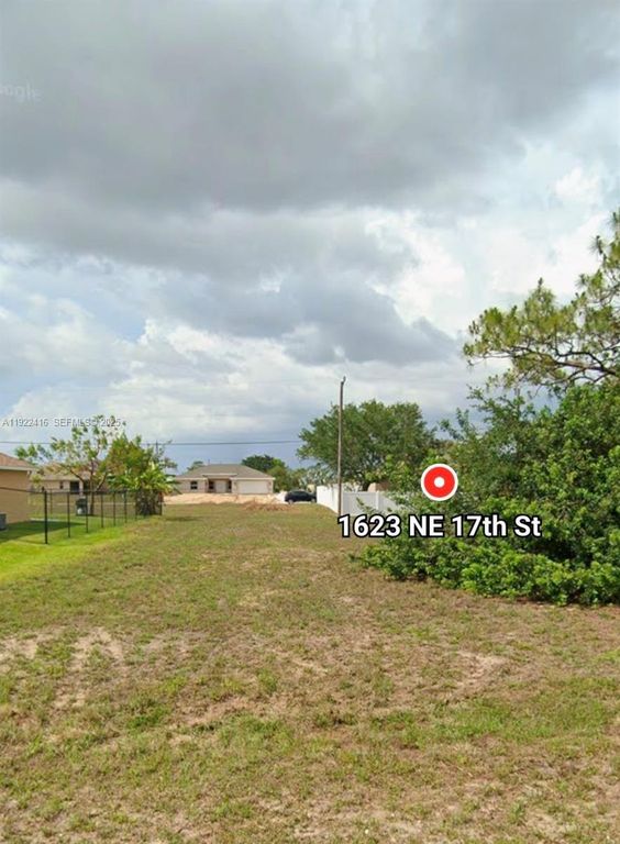 1623 NE 17th ST, Cape Coral, FL 33909