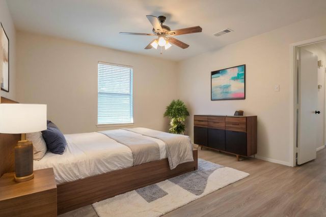 527 Crowley Road, Arlington, TX 76012