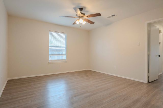 527 Crowley Road, Arlington, TX 76012