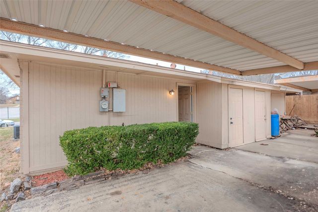 527 Crowley Road, Arlington, TX 76012