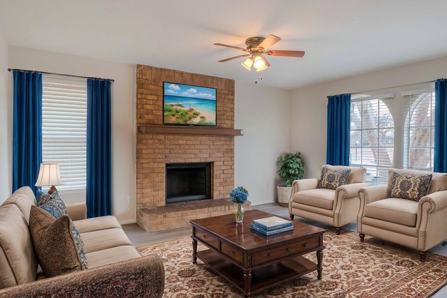 527 Crowley Road, Arlington, TX 76012