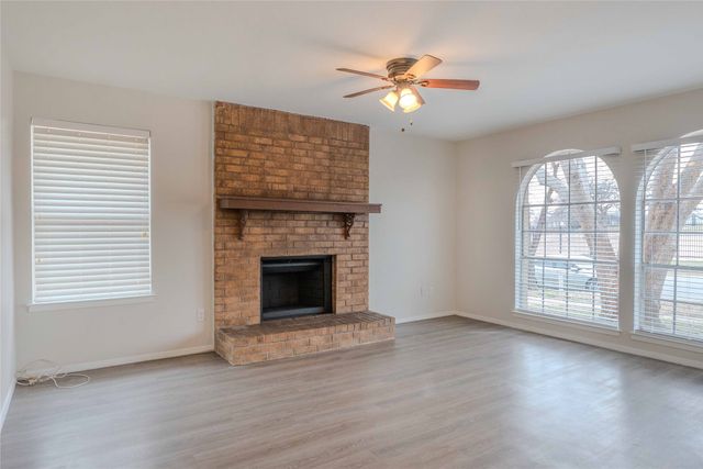 527 Crowley Road, Arlington, TX 76012