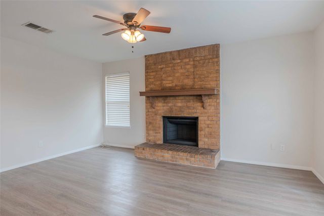 527 Crowley Road, Arlington, TX 76012