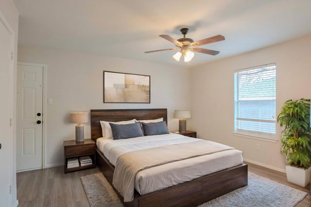 527 Crowley Road, Arlington, TX 76012