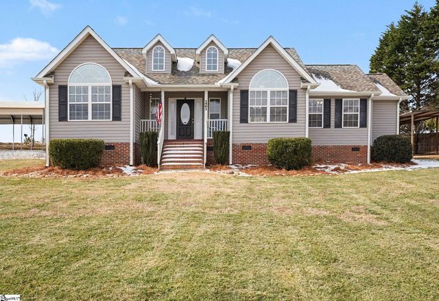 121 Bridgewater Road, Pickens, SC 29671