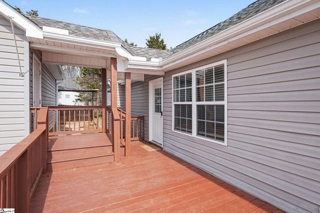 121 Bridgewater Road, Pickens, SC 29671