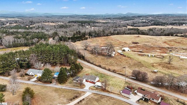121 Bridgewater Road, Pickens, SC 29671