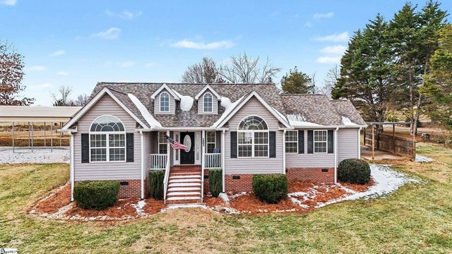 121 Bridgewater Road, Pickens, SC 29671