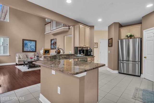 27 Stonehenge Court, Jackson, NJ 08527