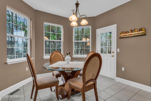 27 Stonehenge Court, Jackson, NJ 08527