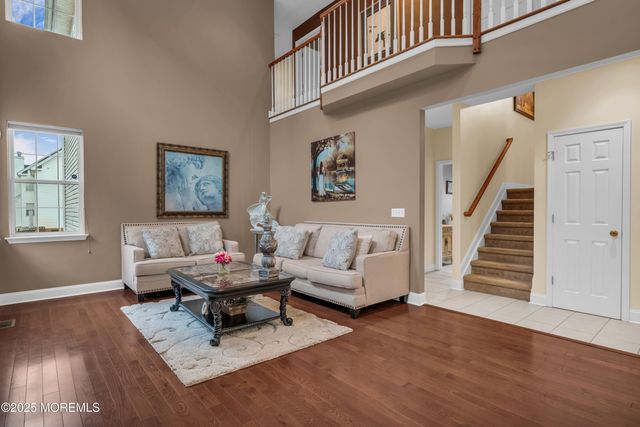 27 Stonehenge Court, Jackson, NJ 08527