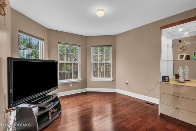 27 Stonehenge Court, Jackson, NJ 08527