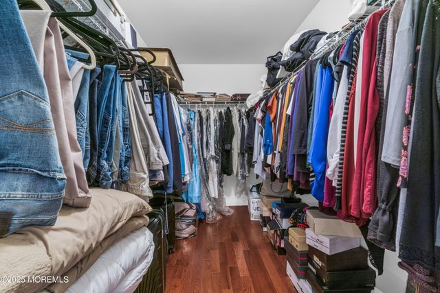 27 Stonehenge Court, Jackson, NJ 08527