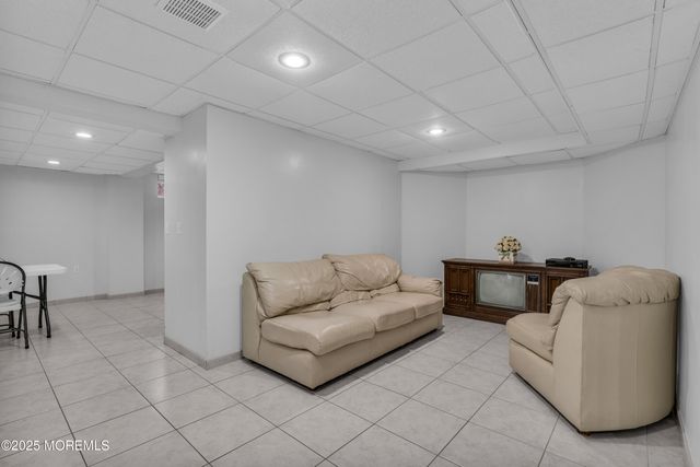 27 Stonehenge Court, Jackson, NJ 08527