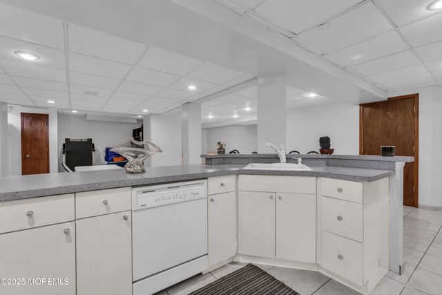 27 Stonehenge Court, Jackson, NJ 08527