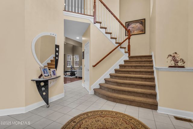 27 Stonehenge Court, Jackson, NJ 08527