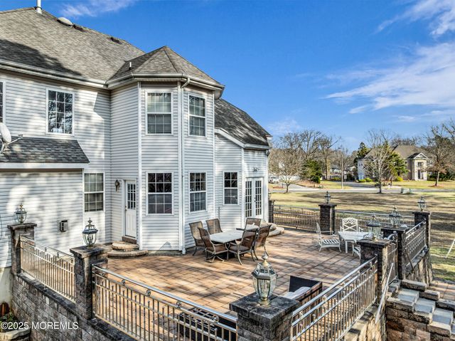 27 Stonehenge Court, Jackson, NJ 08527