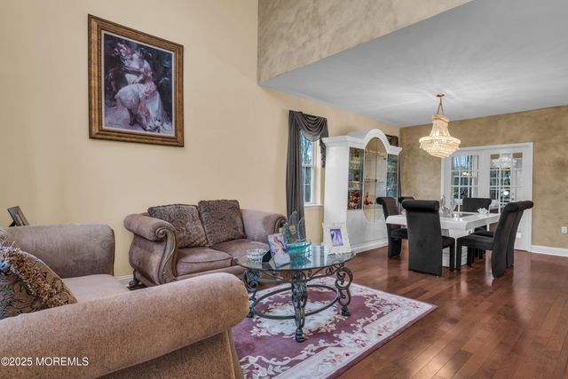 27 Stonehenge Court, Jackson, NJ 08527