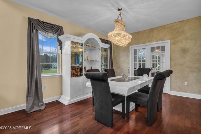 27 Stonehenge Court, Jackson, NJ 08527