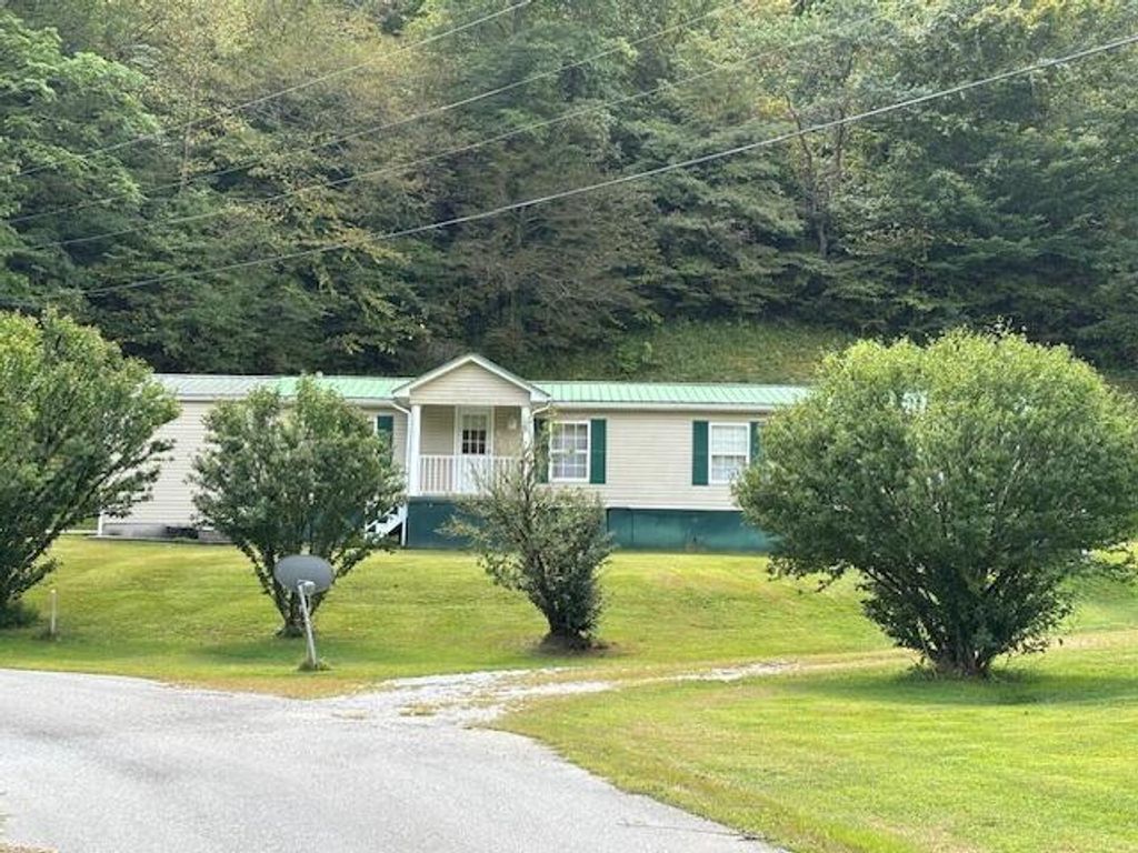 70 Spruce Pine Road, Woollum, KY 40906