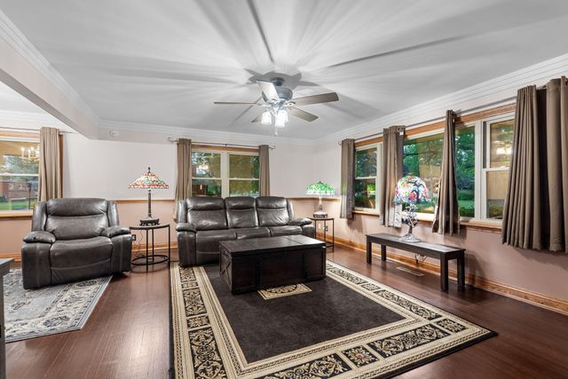 8423 Hohman Avenue, Munster, IN 46321