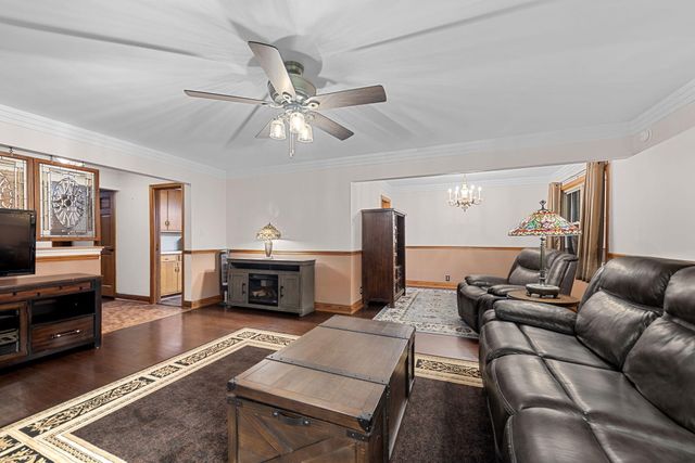 8423 Hohman Avenue, Munster, IN 46321