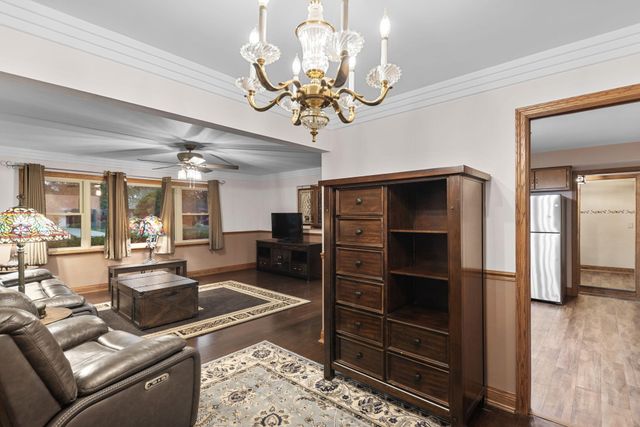 8423 Hohman Avenue, Munster, IN 46321