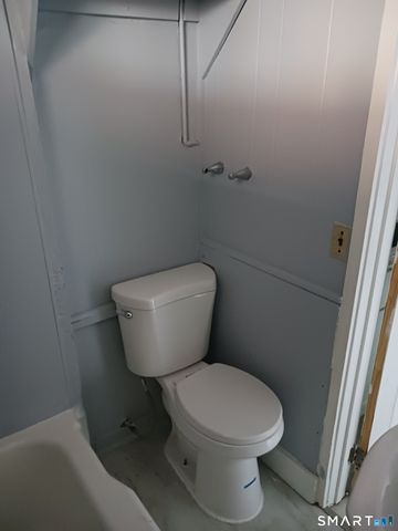 26 Crescent Street 4, Ansonia, CT 06401