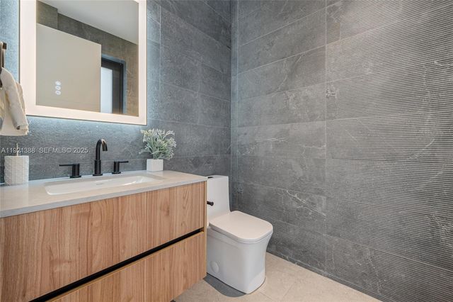 4235 NW 1st Ave, Miami, FL 33127