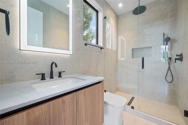 4235 NW 1st Ave, Miami, FL 33127