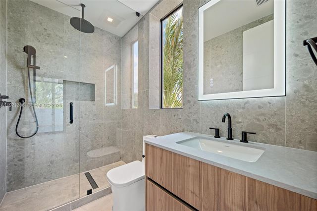 4235 NW 1st Ave, Miami, FL 33127