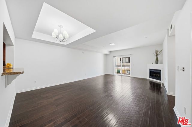 956 S Wilton Place 203, Los Angeles, CA 90019