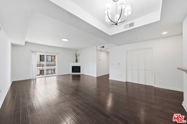 956 S Wilton Place 203, Los Angeles, CA 90019