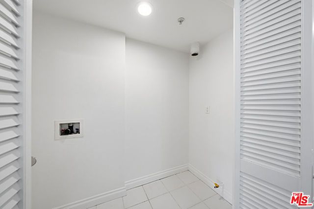 956 S Wilton Place 203, Los Angeles, CA 90019