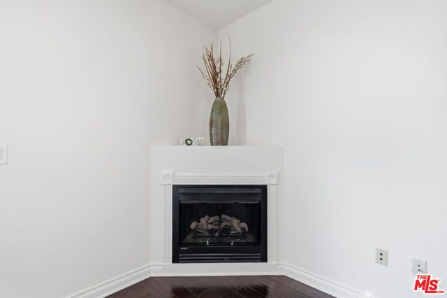 956 S Wilton Place 203, Los Angeles, CA 90019