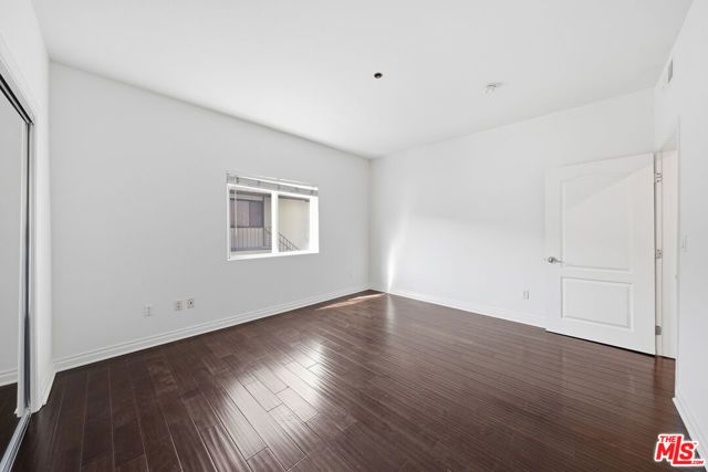 956 S Wilton Place 203, Los Angeles, CA 90019