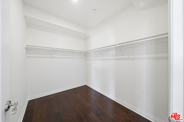 956 S Wilton Place 203, Los Angeles, CA 90019