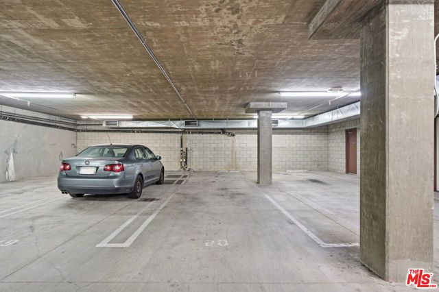 956 S Wilton Place 203, Los Angeles, CA 90019