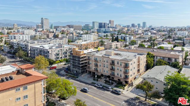 956 S Wilton Place 203, Los Angeles, CA 90019