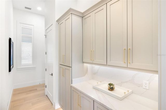 1800 WEBBER STREET, Sarasota, FL 34239