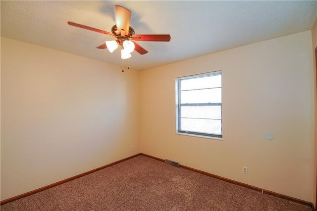 1322 W 24th Street S, Independence, MO 64052