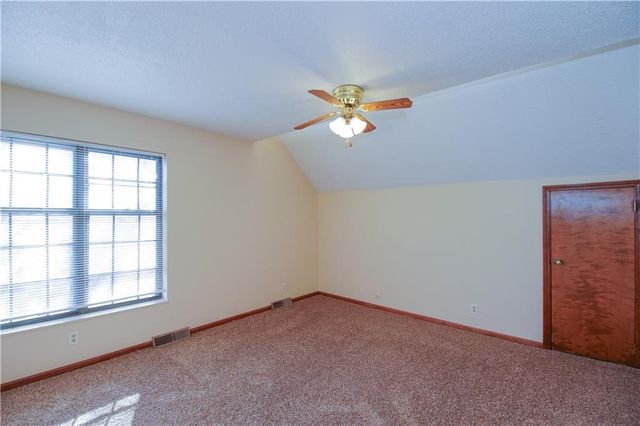 1322 W 24th Street S, Independence, MO 64052