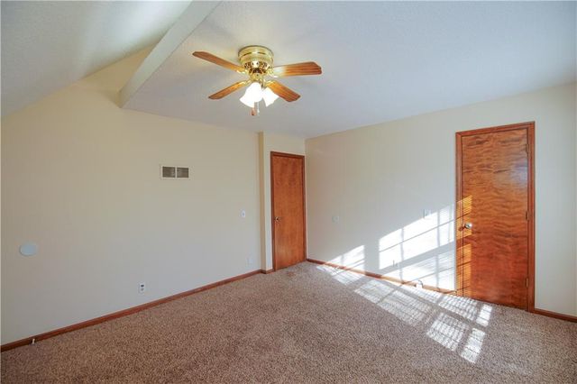 1322 W 24th Street S, Independence, MO 64052