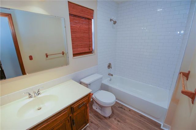 1322 W 24th Street S, Independence, MO 64052