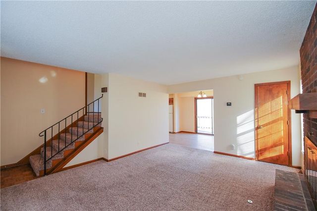 1322 W 24th Street S, Independence, MO 64052