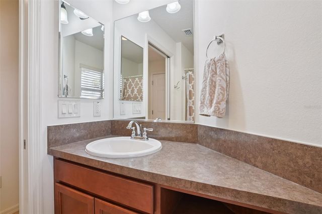 1052 BECKER AVENUE, The Villages, FL 32163