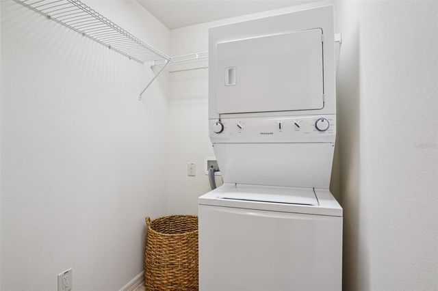 1052 BECKER AVENUE, The Villages, FL 32163